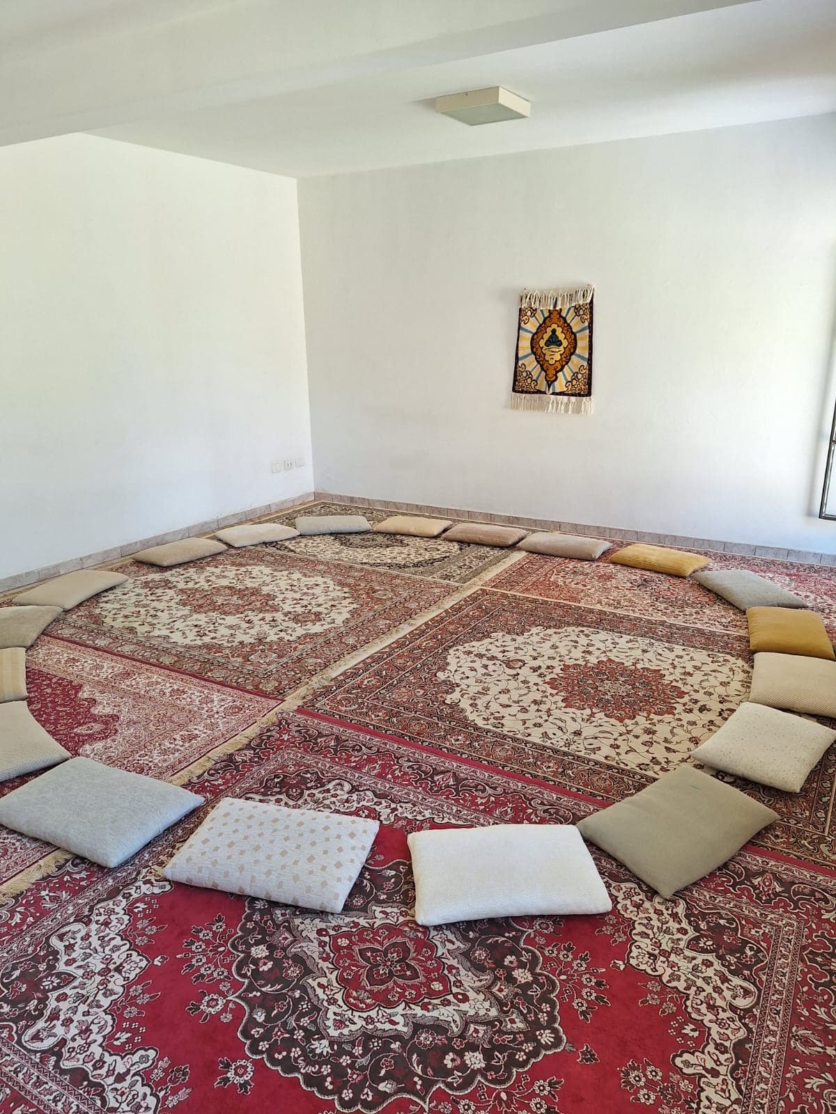 Sala de reunião da Escola de Sabedoria Tapete Voador